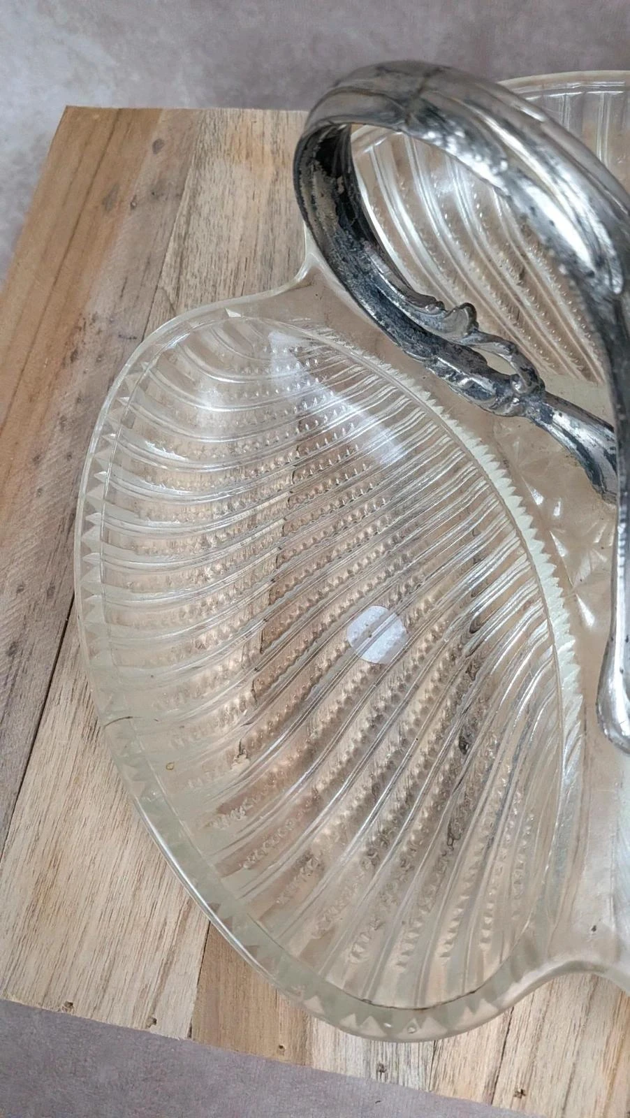 Grote vintage glazen bediende met verzilverde metalen handgreep – photo 4